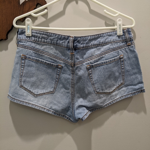 Bullhead Denim jean & lace shorts - Picture 2 of 4